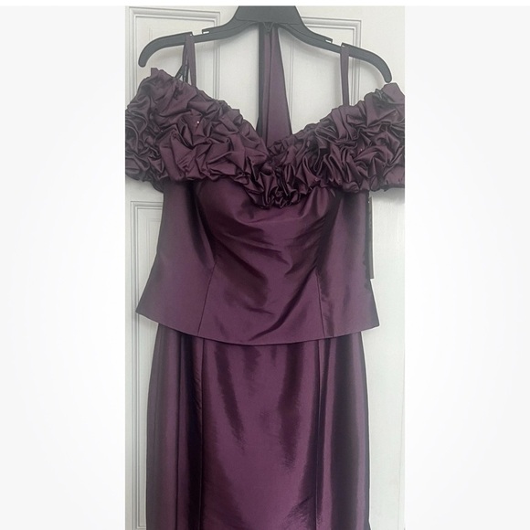 Daymor Couture Elegant Berry Women's Dress size 8 - Picture 1 of 7
